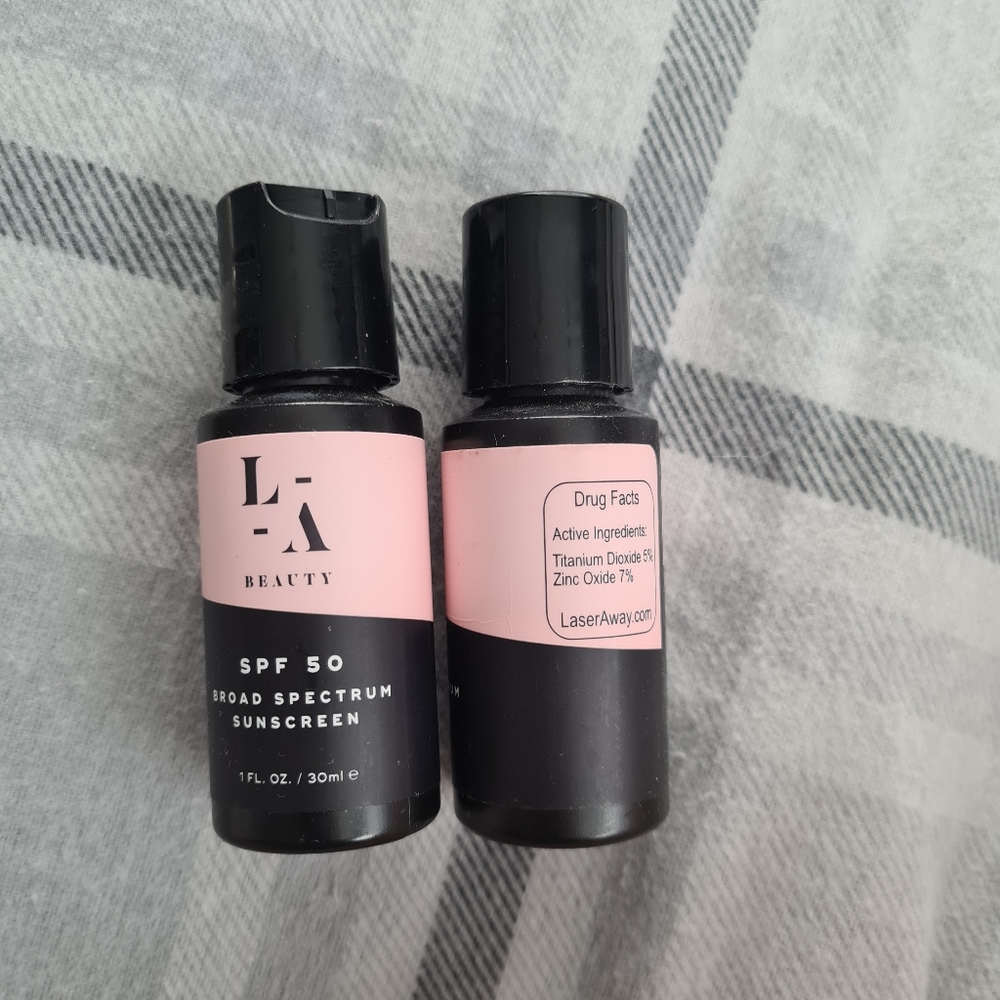 2 Laser Away Tinted Broad Spectrum Suncreen SPF 50